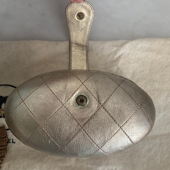 Auth Chanel Vintage Gold Leather Evening Clutch - Picture 13 of 16